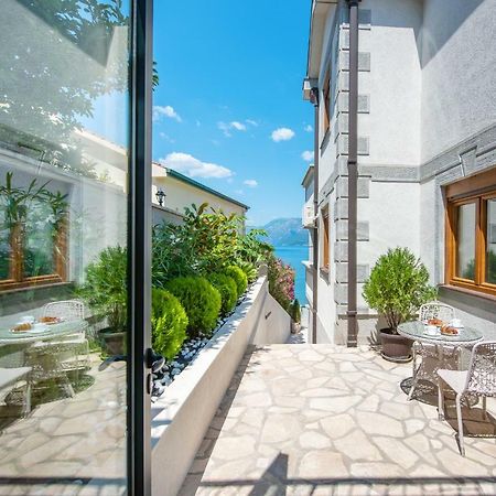 Santorini Apart Hotel Krasići Esterno foto