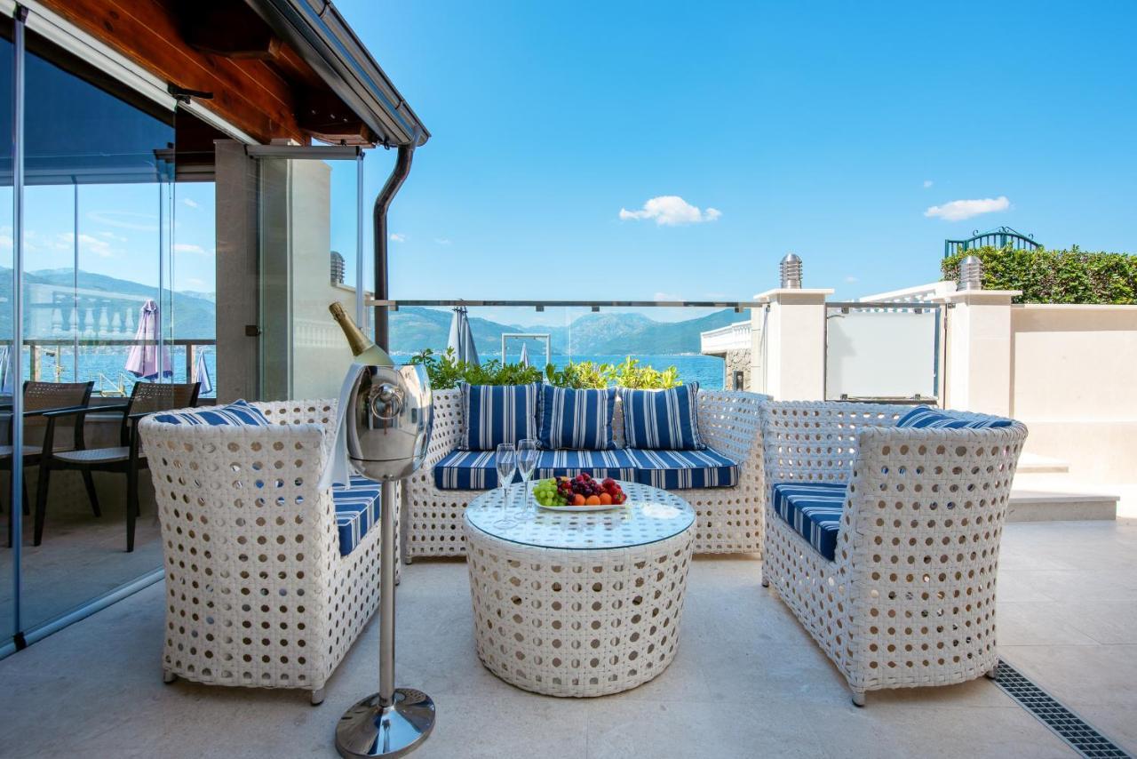 Santorini Apart Hotel Krasići Esterno foto