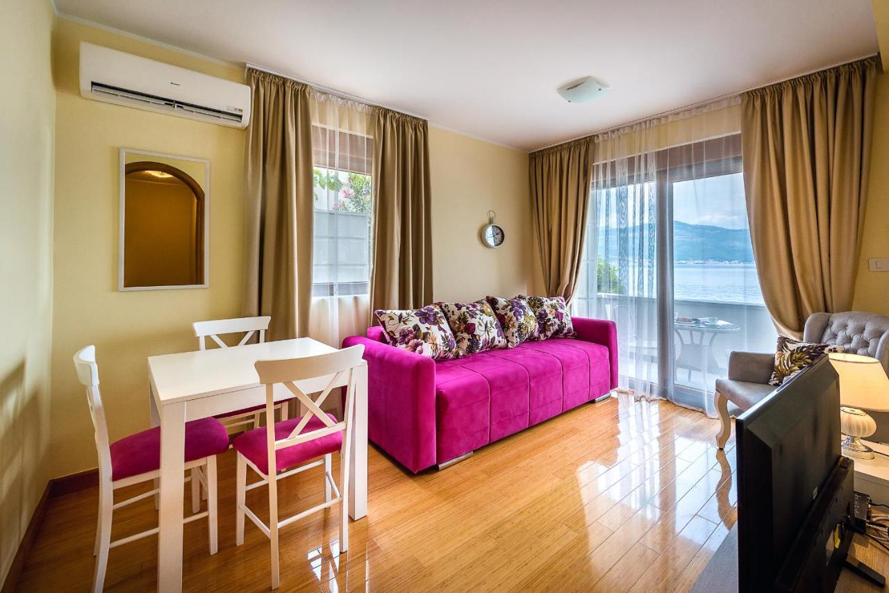 Santorini Apart Hotel Krasići Esterno foto