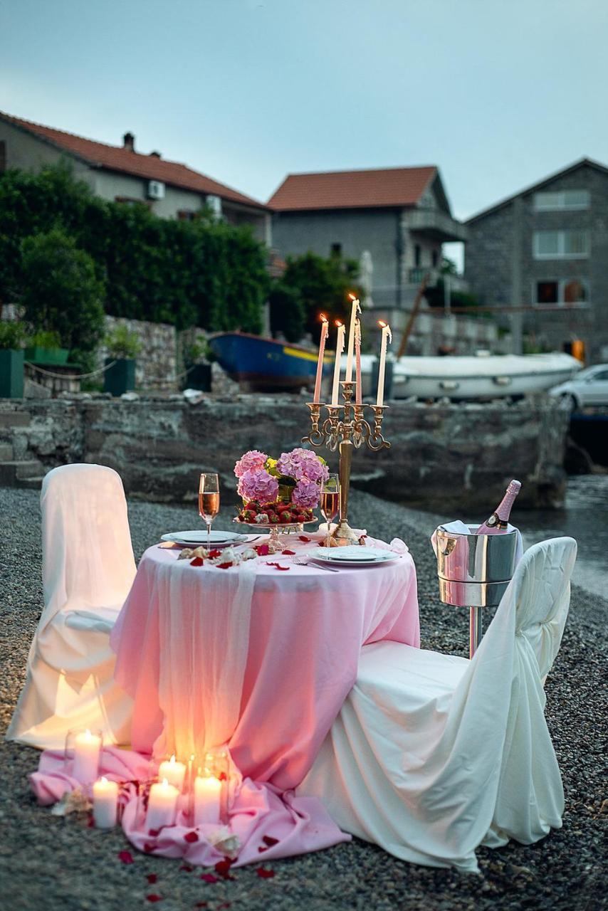 Santorini Apart Hotel Krasići Esterno foto