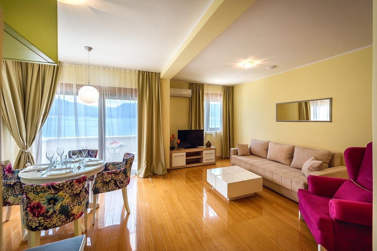 Santorini Apart Hotel Krasići Esterno foto
