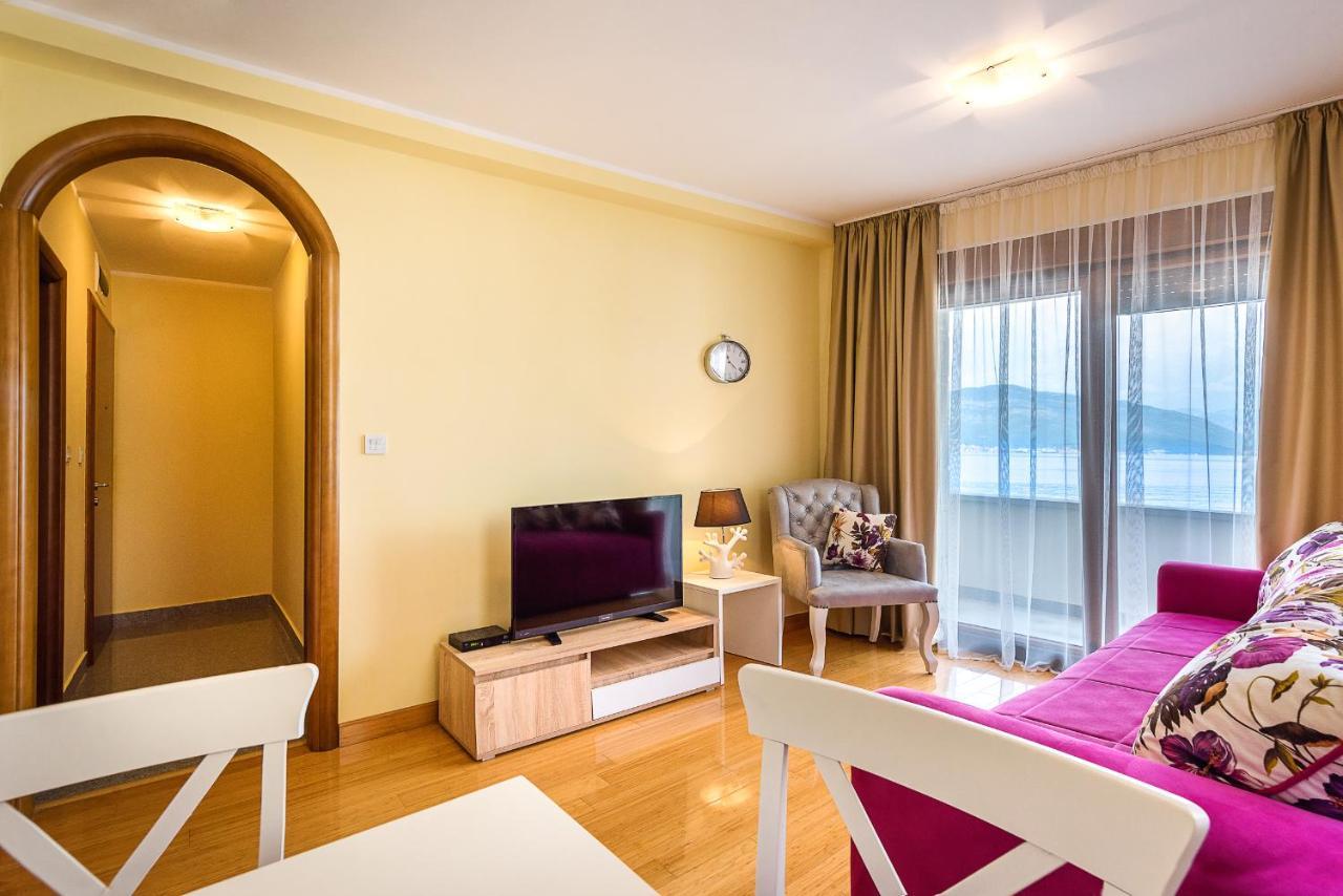 Santorini Apart Hotel Krasići Esterno foto