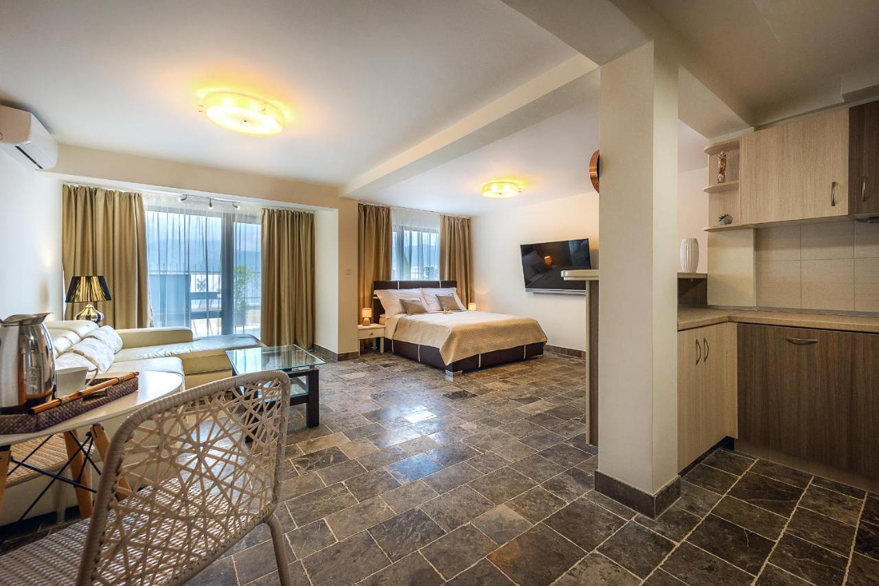 Santorini Apart Hotel Krasići Esterno foto