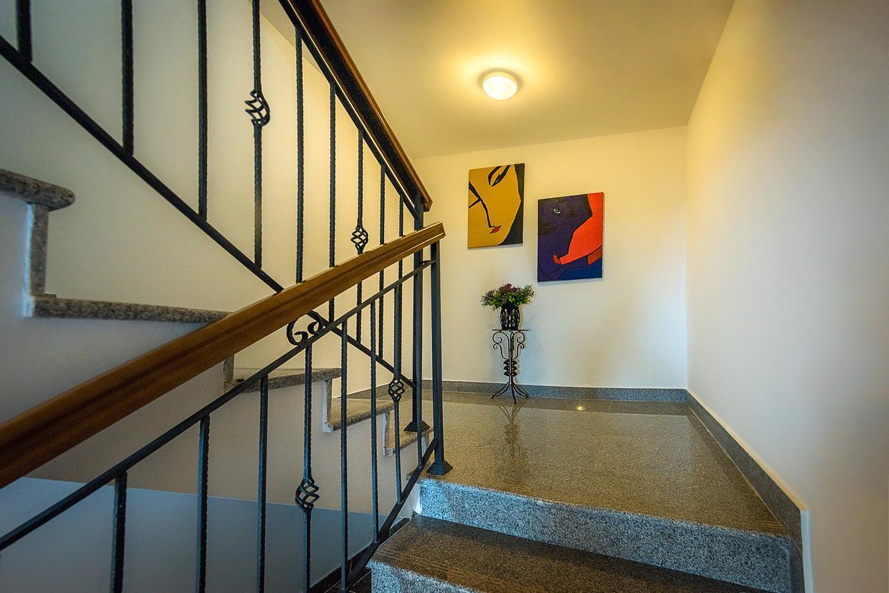Santorini Apart Hotel Krasići Esterno foto